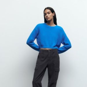 SOFT TOUCH CROPPED KNIT SWEATER